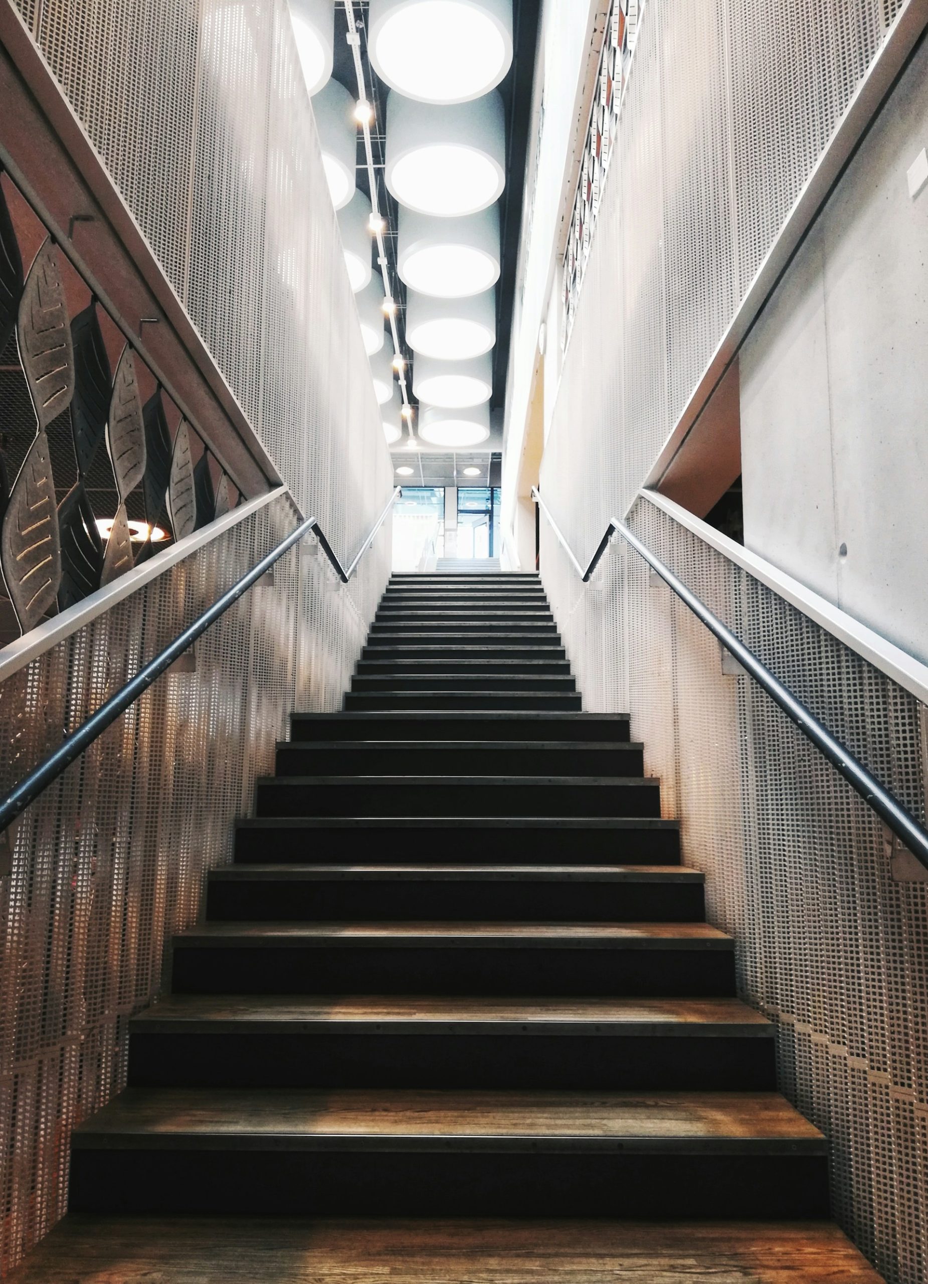 nazrin-babashova-y34HOrN4PF0-unsplash Railings